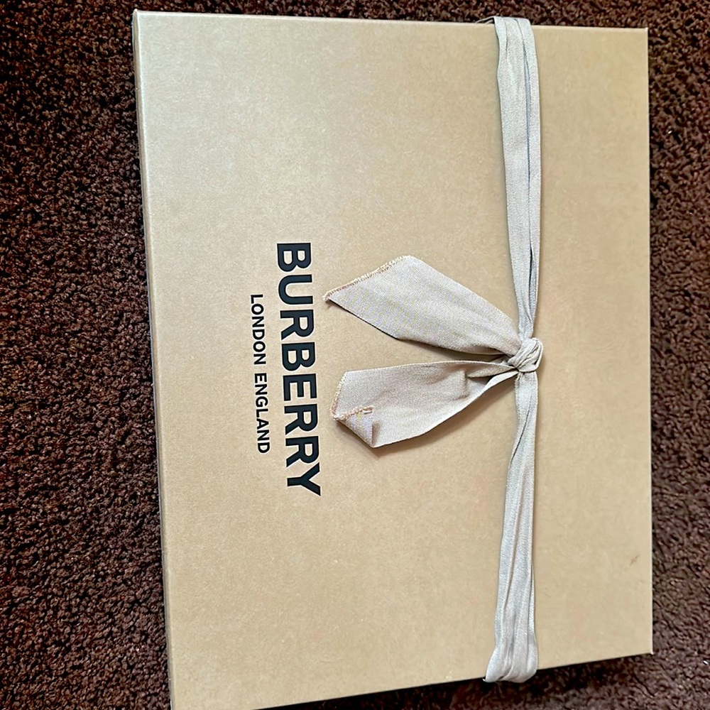 Real Burberry leggings never worn